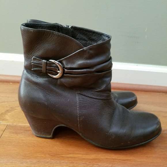Clark’s bootie - Picture 1 of 2